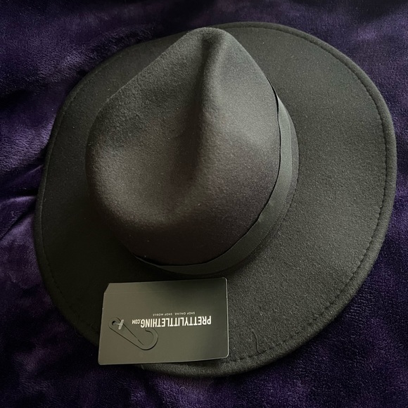 Pretty Little Thing Women’s Fedora Hat. (Red & Black) NEW with tags. NEVER worn - Picture 1 of 4